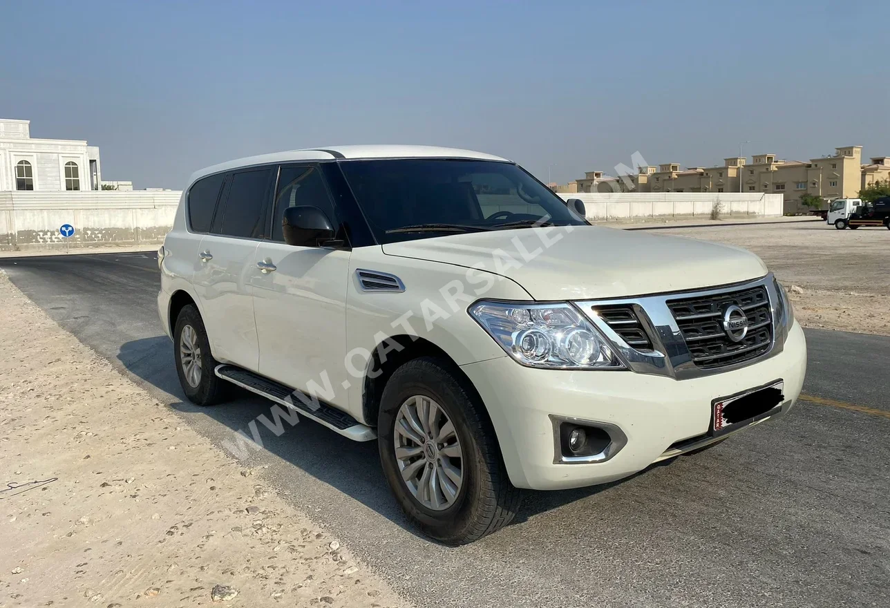 نيسان باترول أكس أي 2017 اوتوماتيك 240,000 كم 6 سلندر دفع رباعي اس يو في أبيض