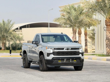 Chevrolet  Silverado  LT  2024  Automatic  18,000 Km  8 Cylinder  Four Wheel Drive (4WD)  Pick Up  Silver  With Warranty