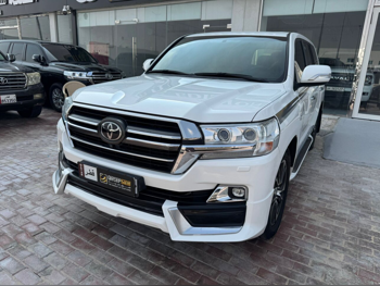 تويوتا  لاند كروزر  في اكس ار - غراند تورينغ اس  2020  اوتوماتيك  195,000 كم  8 سلندر  دفع رباعي  اس يو في  أبيض