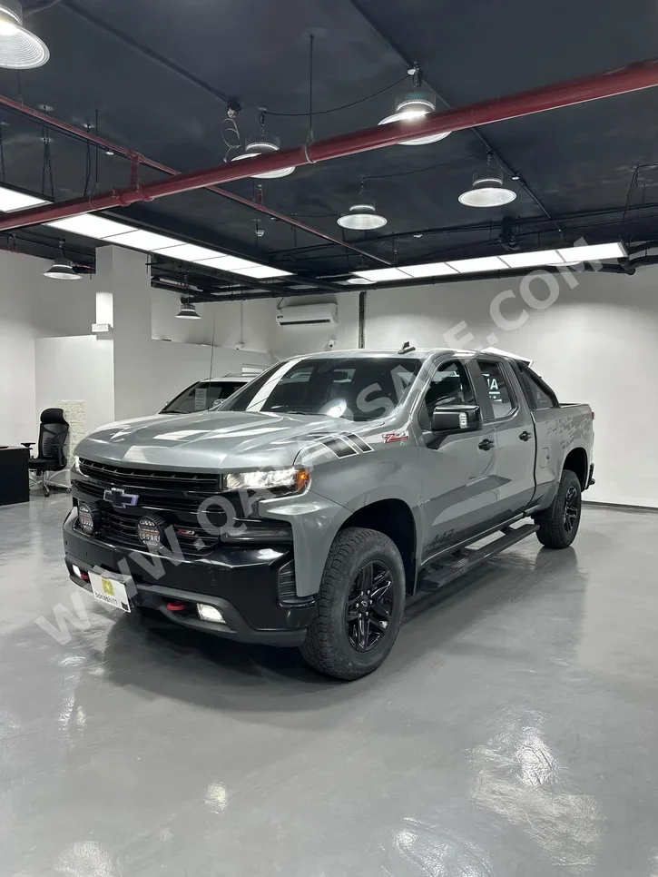 Chevrolet Silverado Trail Boss 2020 Automatic 99,900 Km 8 Cylinder Four Wheel Drive (4WD) Pick Up Gray