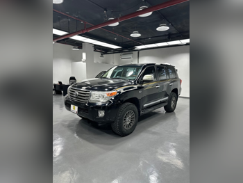 تويوتا لاند كروزر في اكس ار 2014 اوتوماتيك 398,400 كم 8 سلندر دفع رباعي اس يو في أسود