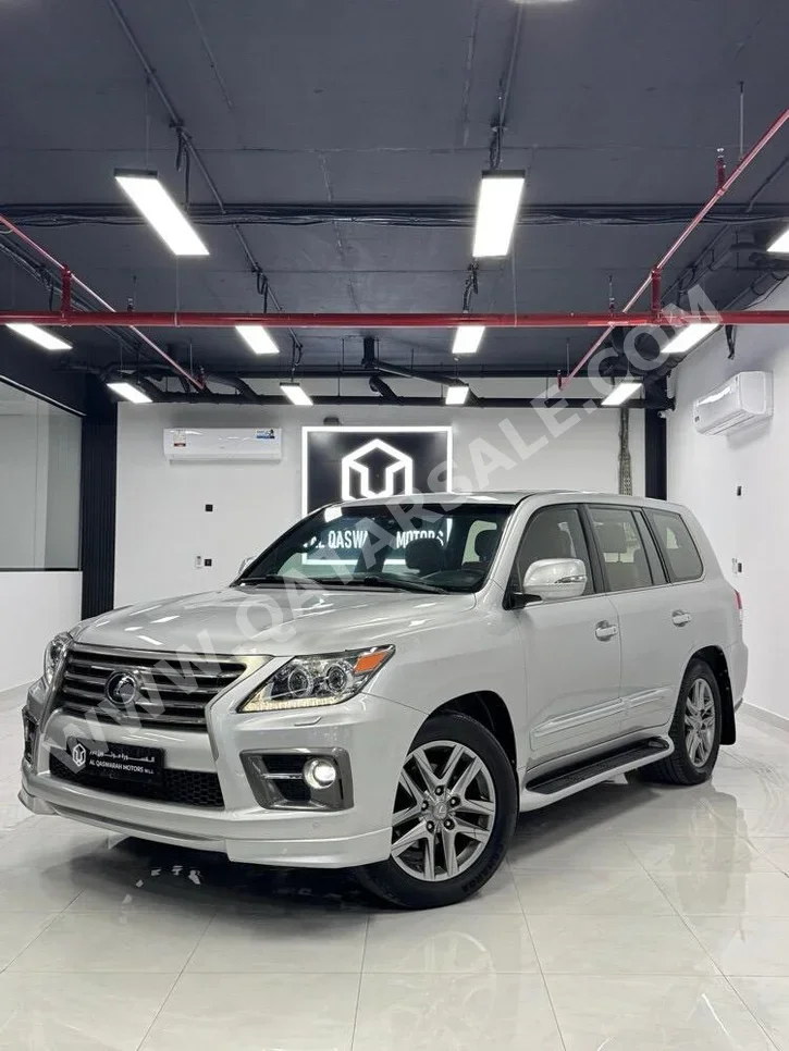 لكزس  ال اكس  570 اس  2014  اوتوماتيك  320,000 كم  8 سلندر  دفع رباعي  اس يو في  فضي