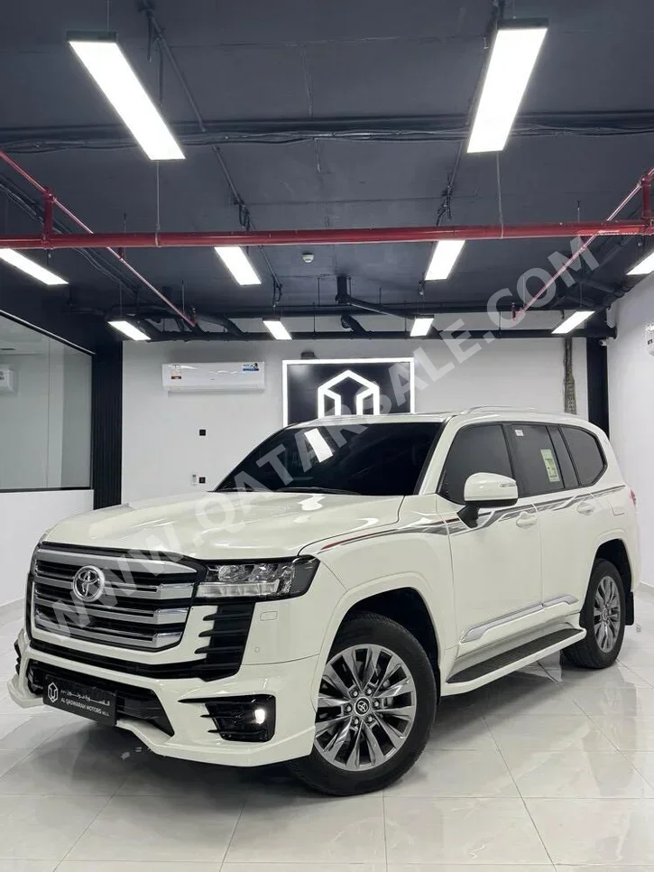تويوتا  لاند كروزر  جي اكس ار توين توربو  2024  اوتوماتيك  81,000 كم  6 سلندر  دفع رباعي  اس يو في  أبيض  تحت الضمان