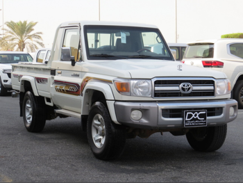 Toyota  Land Cruiser  LX  2022  Manual  125,000 Km  6 Cylinder  Four Wheel Drive (4WD)  Pick Up  White