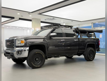 جي ام سي سييرا 2500 HD 2015 اوتوماتيك 264,000 كم 8 سلندر دفع رباعي بيكب رمادي