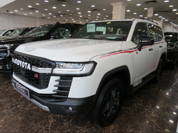 Toyota  Land Cruiser  GR Sport Twin Turbo  2025  Automatic  0 Km  6 Cylinder  Four Wheel Drive (4WD)  SUV  White  With Warranty