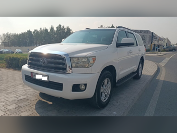 Toyota  Sequoia  SR5  2015  Automatic  340,000 Km  8 Cylinder  Four Wheel Drive (4WD)  SUV  White