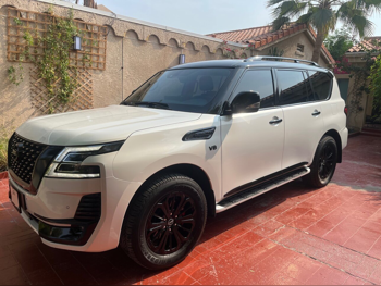 نيسان  باترول  تيتانيوم  2024  اوتوماتيك  15,000 كم  8 سلندر  دفع رباعي  اس يو في  أبيض  تحت الضمان