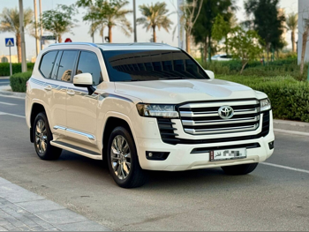 تويوتا لاند كروزر جي اكس ار توين توربو 2023 اوتوماتيك 25,000 كم 6 سلندر دفع رباعي اس يو في أبيض تحت الضمان