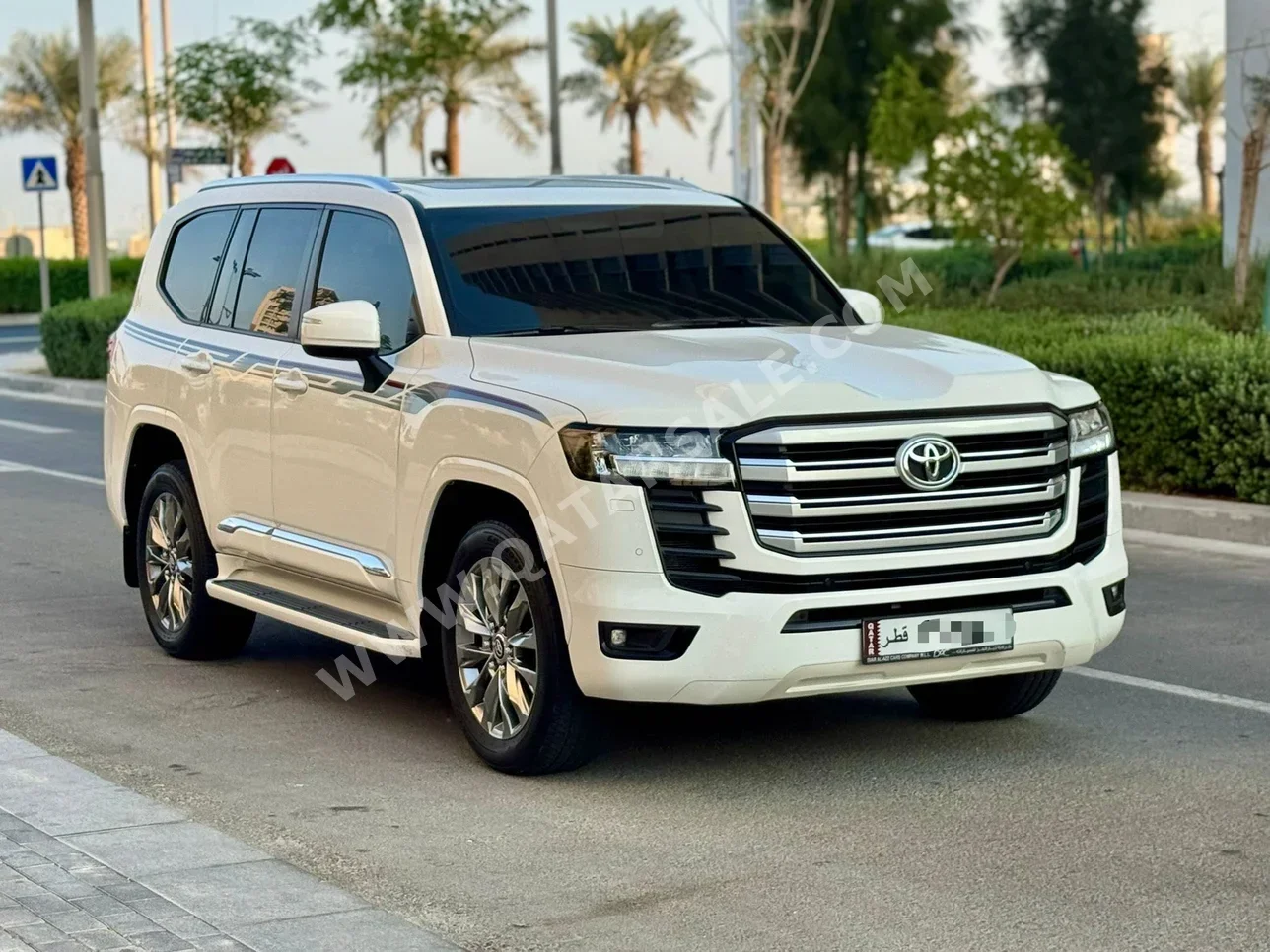 تويوتا  لاند كروزر  جي اكس ار توين توربو  2023  اوتوماتيك  25,000 كم  6 سلندر  دفع رباعي  اس يو في  أبيض  تحت الضمان