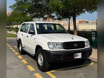 Toyota  Land Cruiser  G  1999  Manual  110,000 Km  6 Cylinder  Four Wheel Drive (4WD)  SUV  White