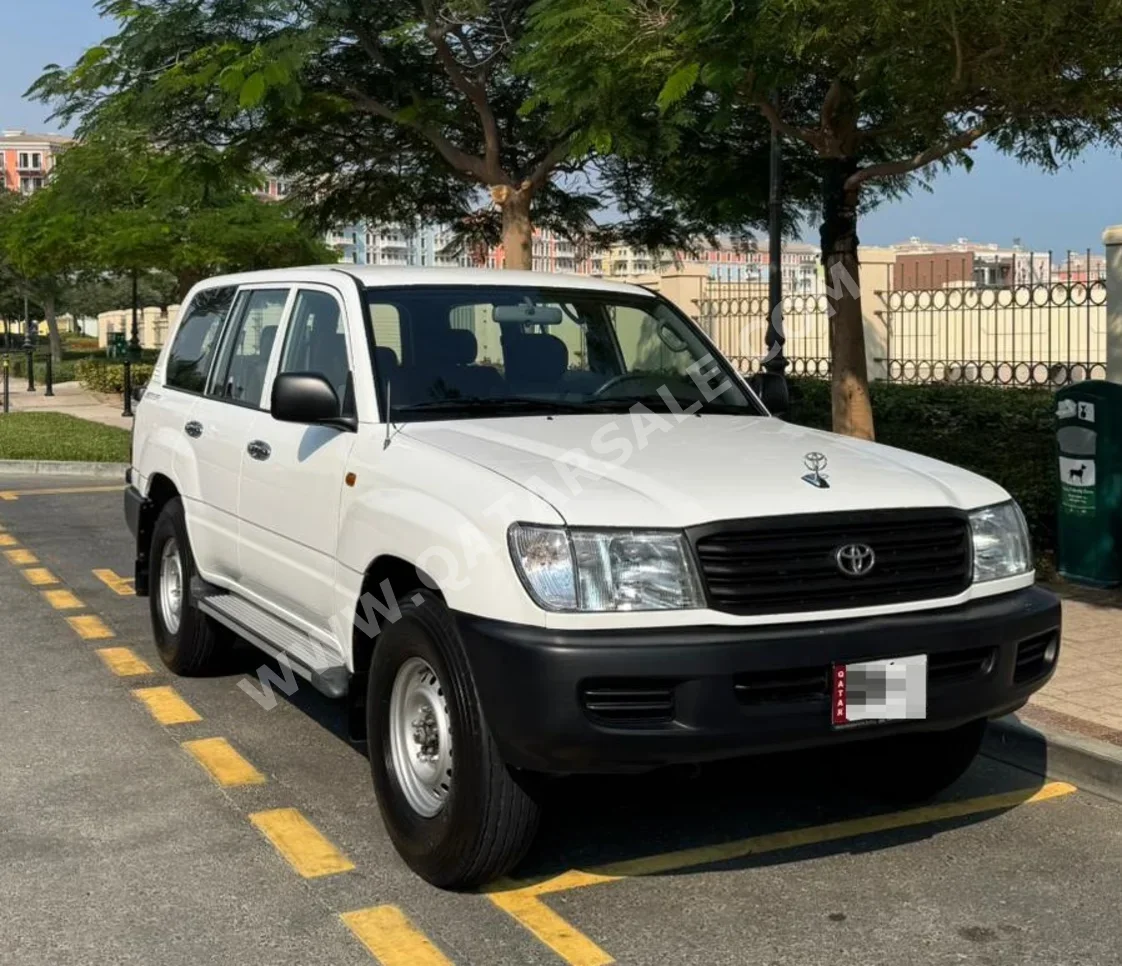تويوتا  لاند كروزر  جي  1999  عادي  110,000 كم  6 سلندر  دفع رباعي  اس يو في  أبيض