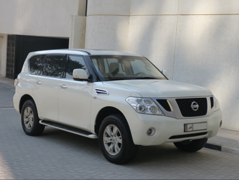 نيسان باترول اس اي 2013 اوتوماتيك 258,000 كم 8 سلندر دفع رباعي اس يو في أبيض