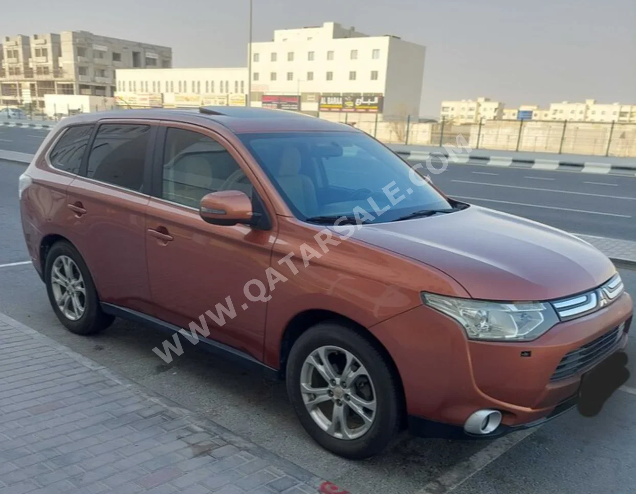 Mitsubishi  Outlander  2014  Automatic  190,000 Km  4 Cylinder  All Wheel Drive (AWD)  Hatchback  Copper