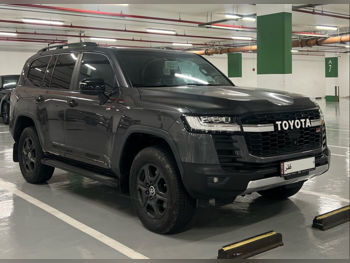 تويوتا  لاند كروزر  جي ار سبورت توين تيربو  2023  اوتوماتيك  87,000 كم  6 سلندر  دفع رباعي  اس يو في  رمادي غامق  تحت الضمان