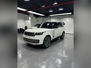 Land Rover  Range Rover  HSE  2022  Automatic  57,000 Km  8 Cylinder  Four Wheel Drive (4WD)  SUV  White  With Warranty