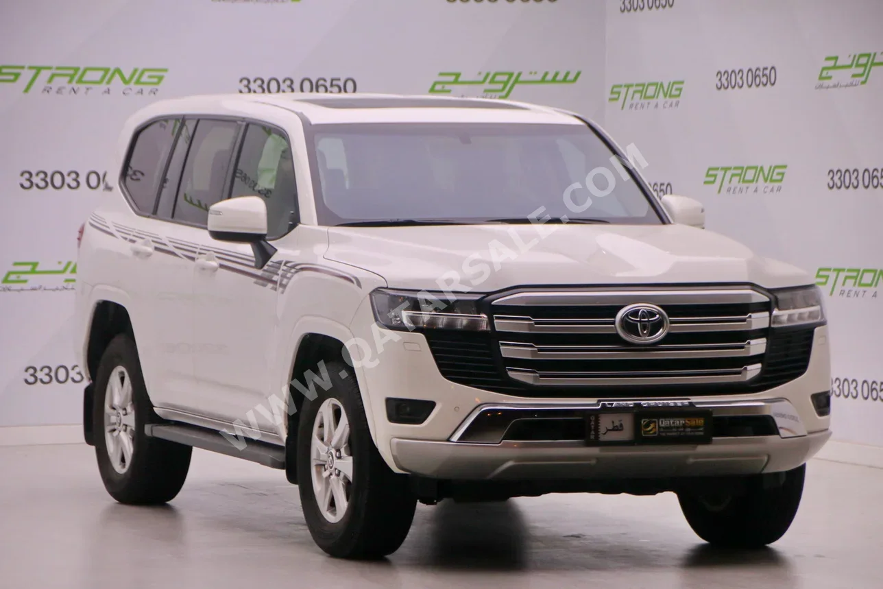 تويوتا  لاند كروزر  جي اكس ار توين توربو  2022  اوتوماتيك  84,000 كم  6 سلندر  دفع رباعي  اس يو في  أبيض
