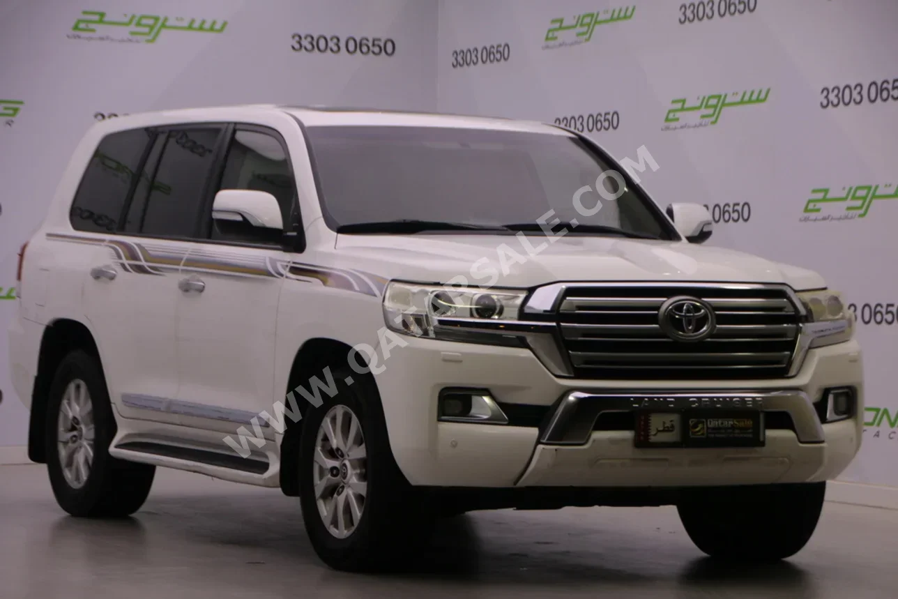 تويوتا  لاند كروزر  جي اكس ار  2016  اوتوماتيك  207,000 كم  8 سلندر  دفع رباعي  اس يو في  أبيض