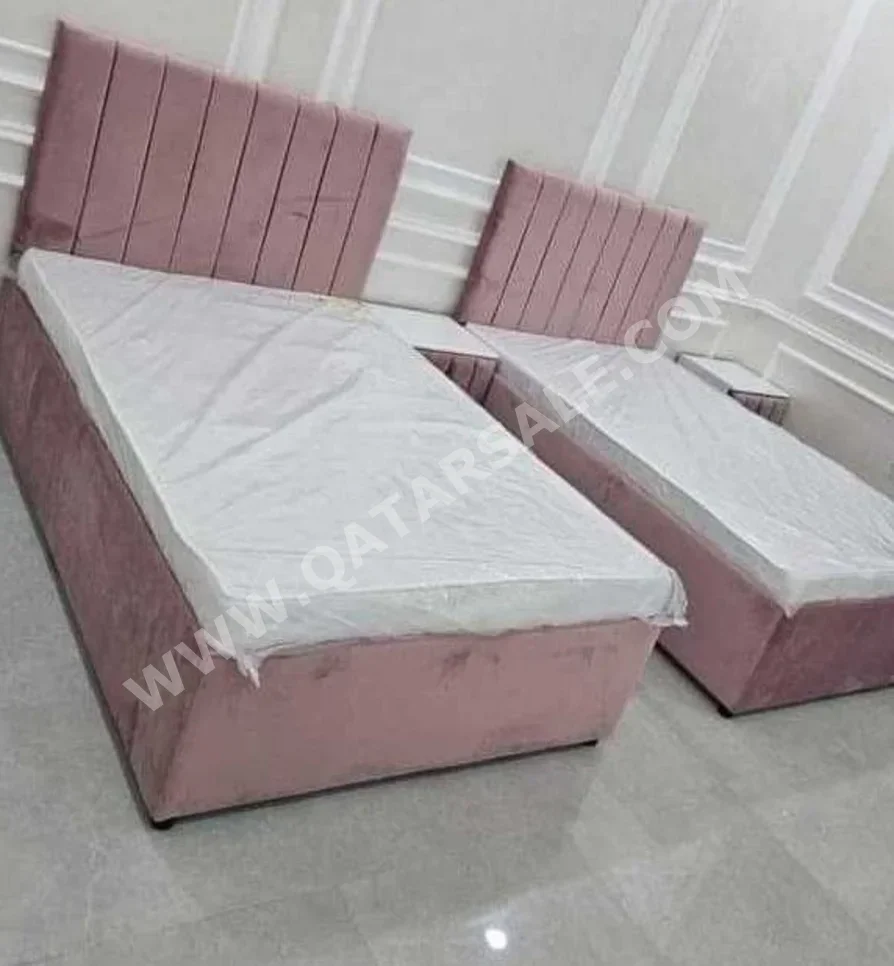 الأسّرة - فردي  - زهري  - متضمنة المرتبة