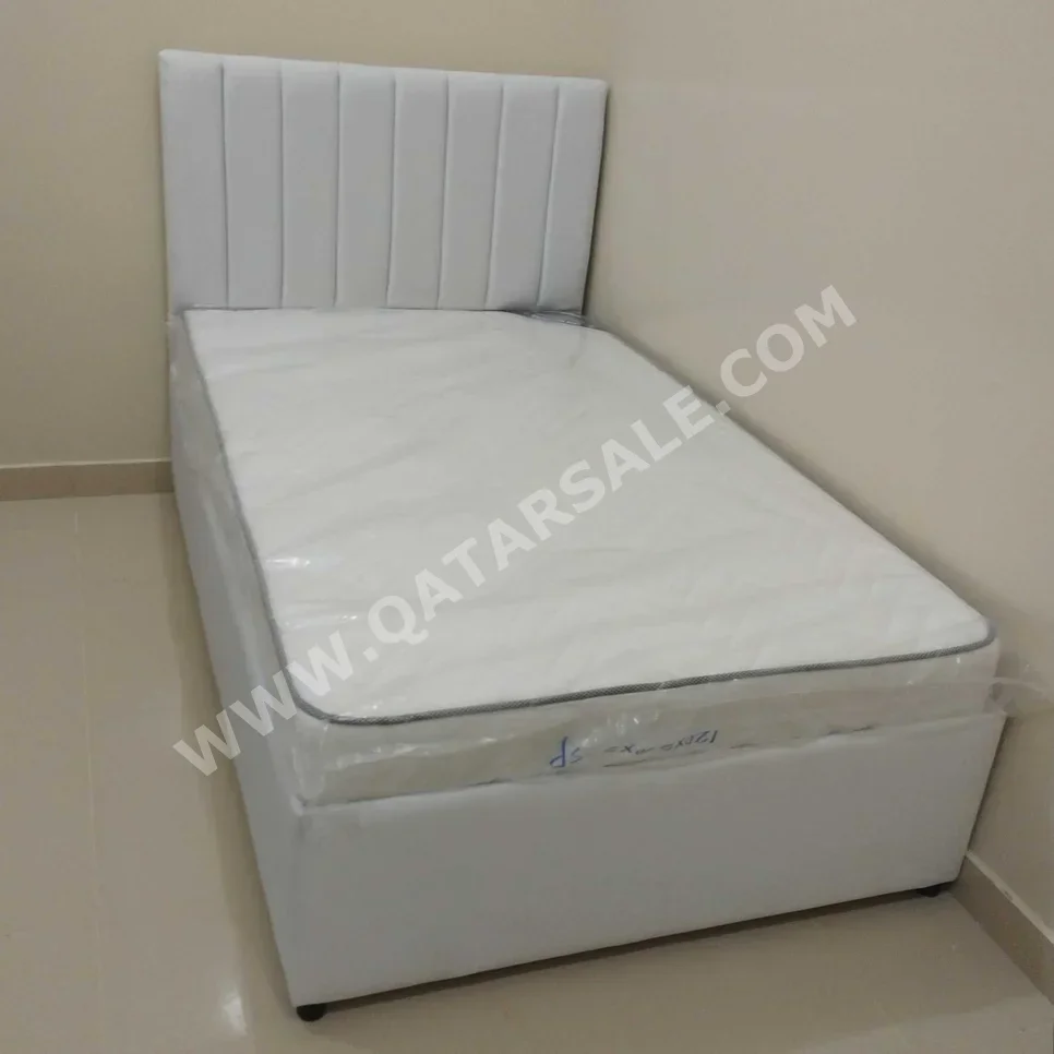 الأسّرة - فردي  - أبيض  - متضمنة المرتبة