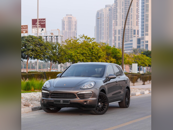 Porsche  Cayenne  2013  Automatic  98,000 Km  6 Cylinder  Four Wheel Drive (4WD)  SUV  Brown  With Warranty