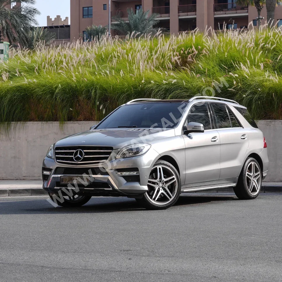 Mercedes-Benz  ML  400  2014  Automatic  158,000 Km  6 Cylinder  All Wheel Drive (AWD)  SUV  Gray  With Warranty