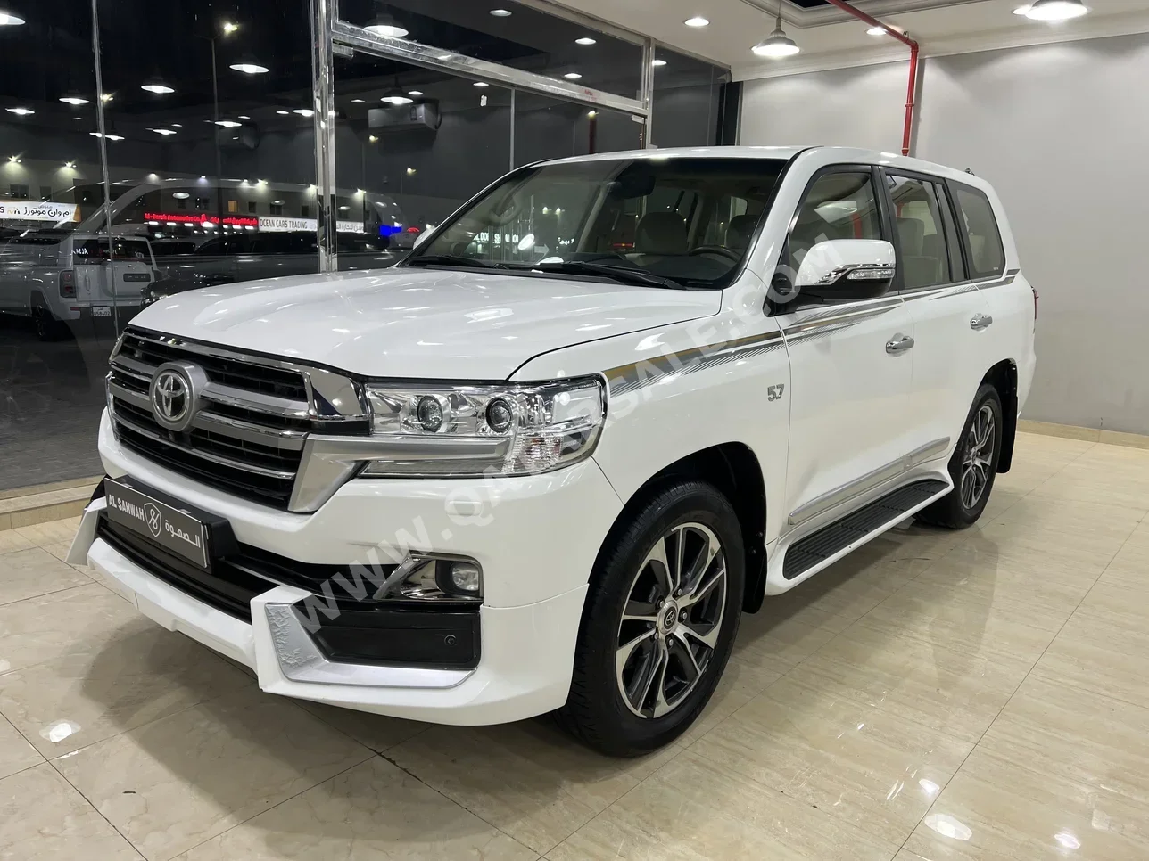 Toyota  Land Cruiser  VXR  2019  Automatic  305,000 Km  8 Cylinder  Four Wheel Drive (4WD)  SUV  White