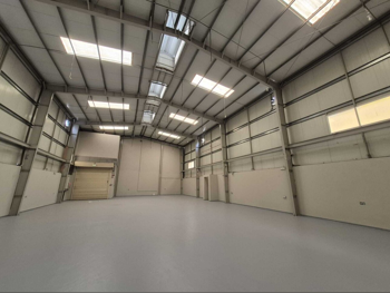 Warehouses & Stores - Al Wakrah  - Wadi Aba Seleel  -Area Size: 1000 Square Meter
