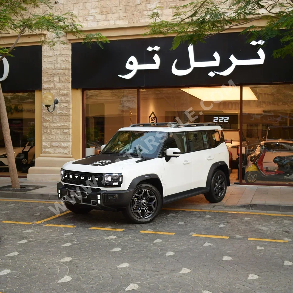 Jetour T2 2025 Automatic 34,680 Km 4 Cylinder Four Wheel Drive (4WD) SUV White With Warranty