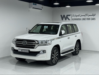تويوتا  لاند كروزر  في اكس ار  2019  اوتوماتيك  270,000 كم  8 سلندر  دفع رباعي  اس يو في  أبيض  تحت الضمان