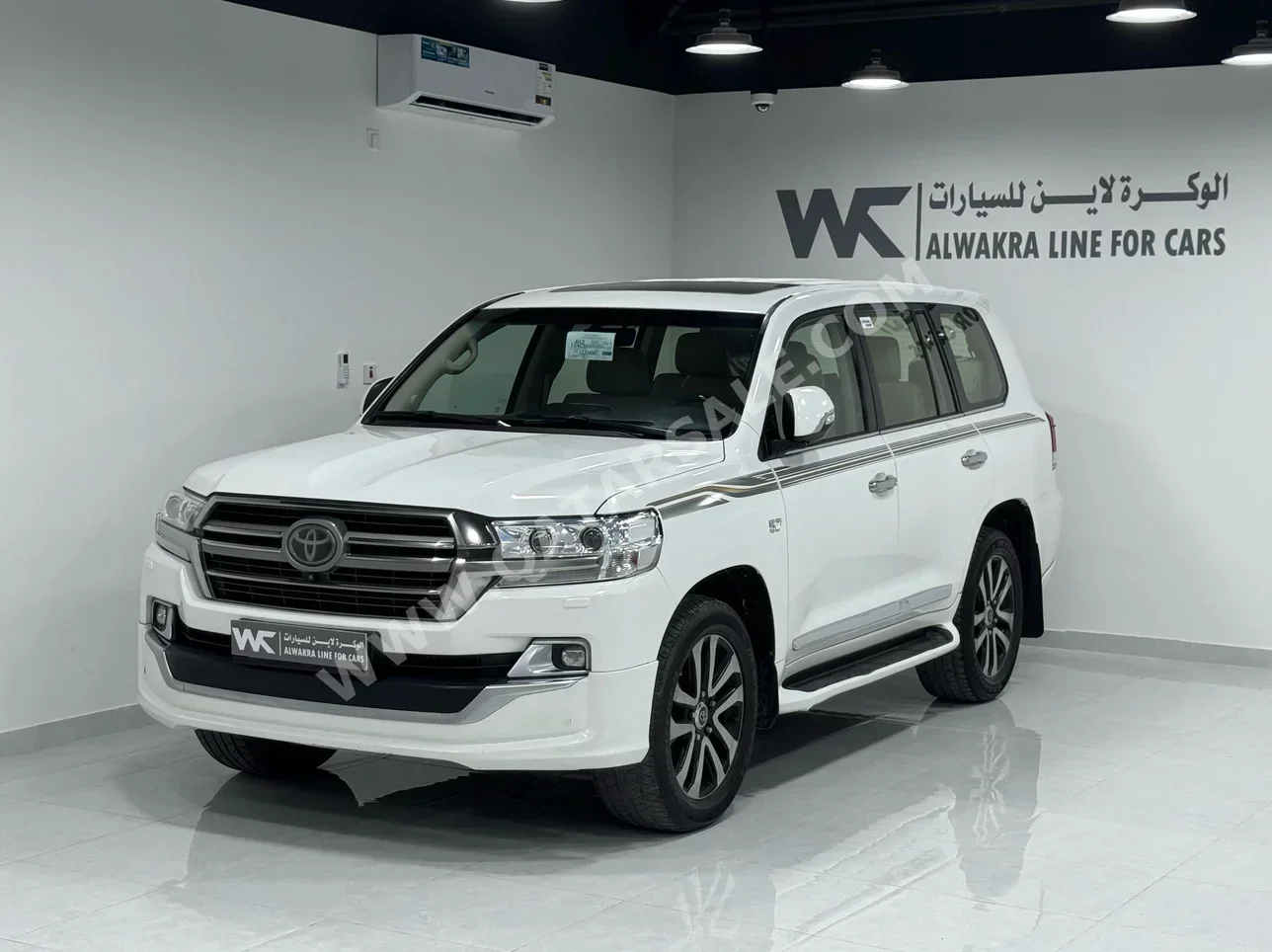 Toyota  Land Cruiser  VXR  2019  Automatic  270,000 Km  8 Cylinder  Four Wheel Drive (4WD)  SUV  White  With Warranty
