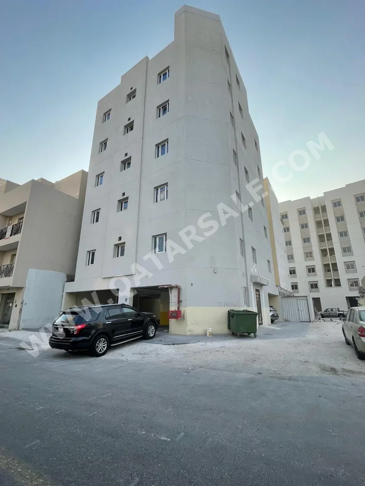 Buildings, Towers & Compounds - Family Residential  - Doha  - Fereej Bin Mahmoud  For Sale