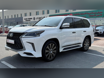 Lexus  LX  570 S Black Edition  2017  Automatic  148,000 Km  8 Cylinder  Four Wheel Drive (4WD)  SUV  White
