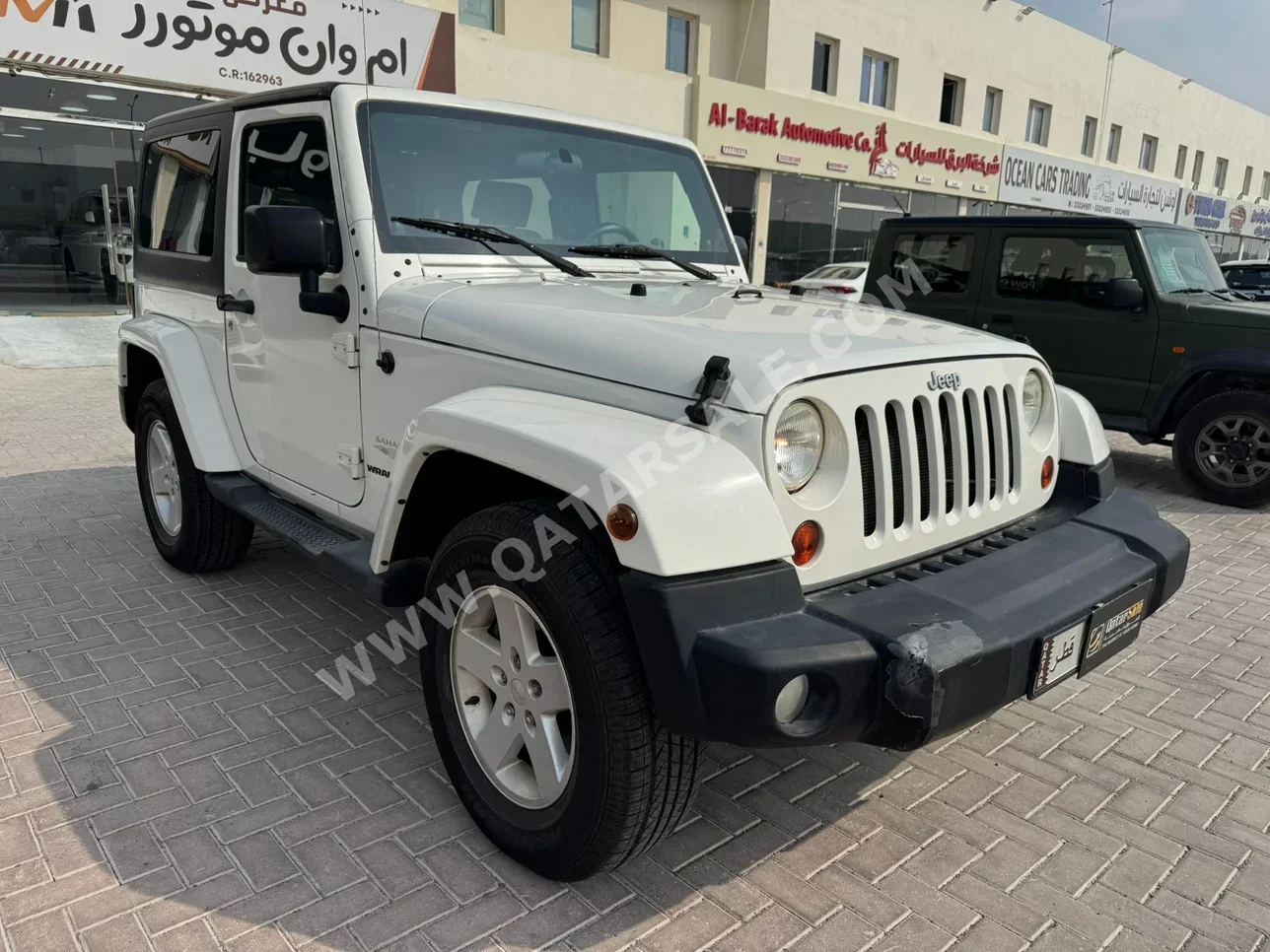 جييب رينيغاد 2010 اوتوماتيك 213,000 كم 6 سلندر دفع رباعي اس يو في أبيض