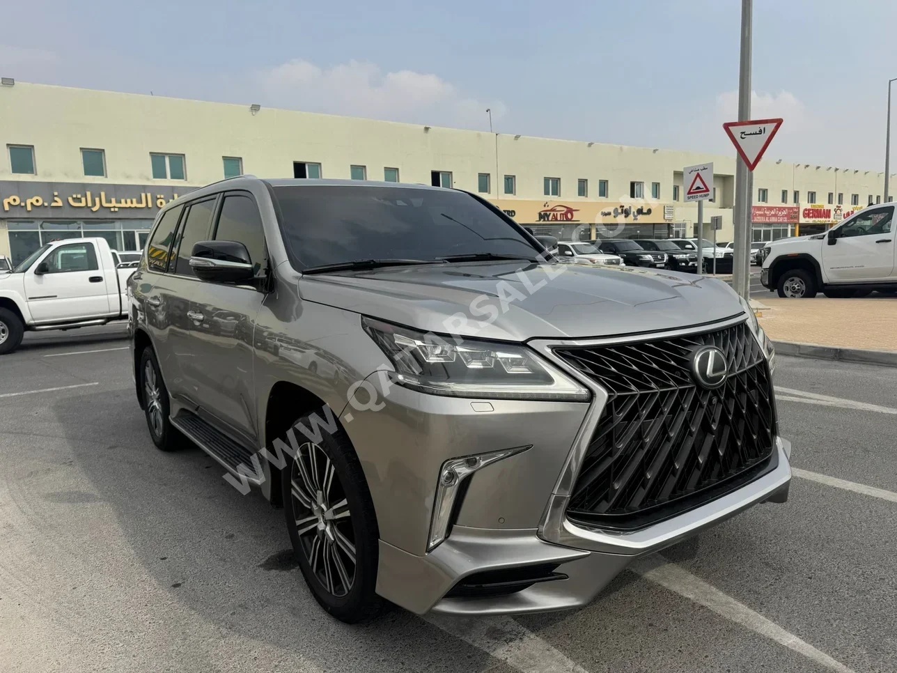 Lexus LX 570 S 2017 Automatic 147,000 Km 8 Cylinder Four Wheel Drive (4WD) SUV Gray
