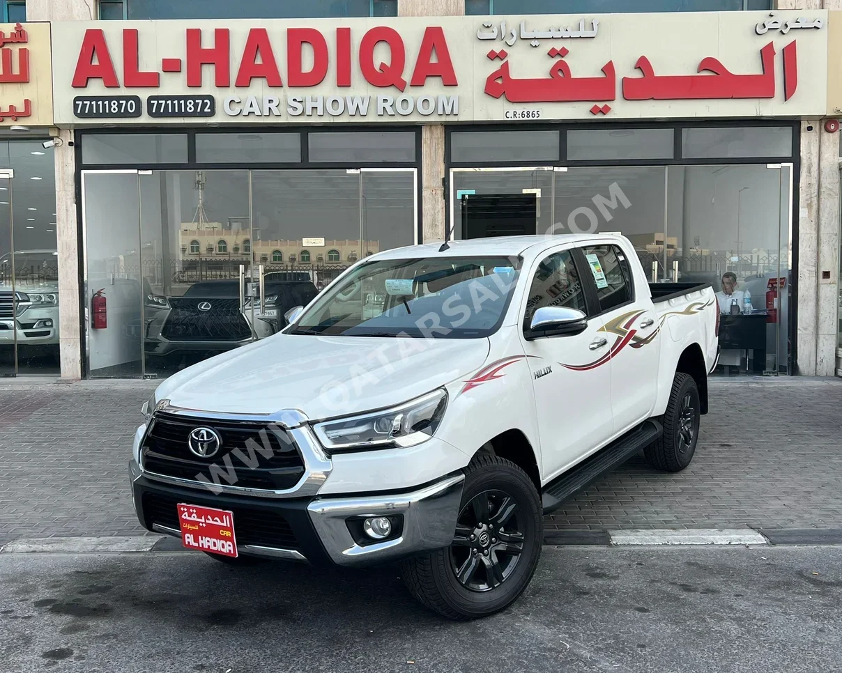 Toyota Hilux 2025 Manual 0 Km 4 Cylinder Four Wheel Drive (4WD) Pick Up White With Warranty