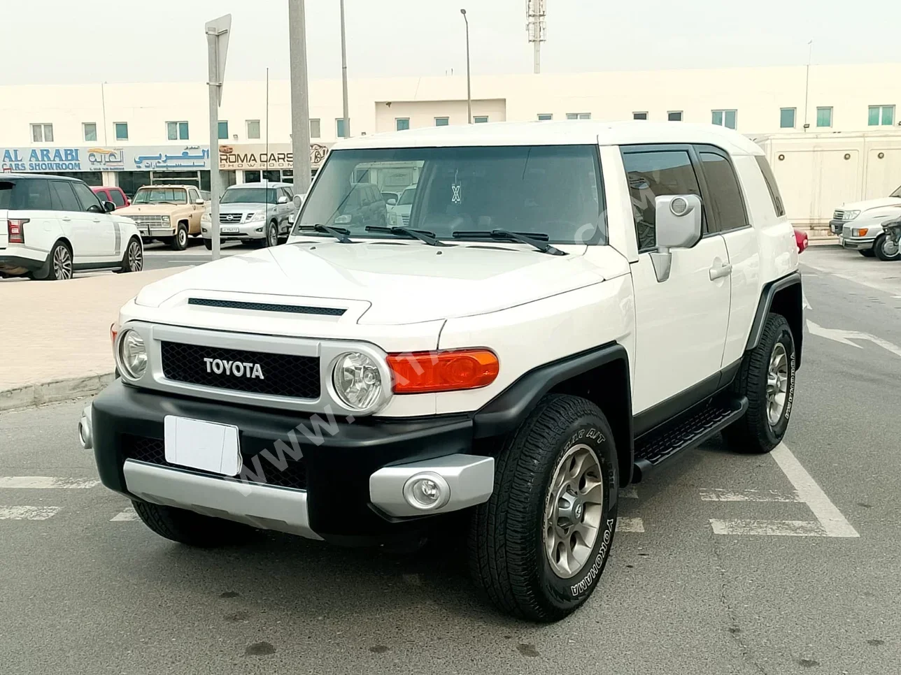 Toyota FJ Cruiser 2012 Automatic 137,000 Km 6 Cylinder Four Wheel Drive (4WD) SUV White
