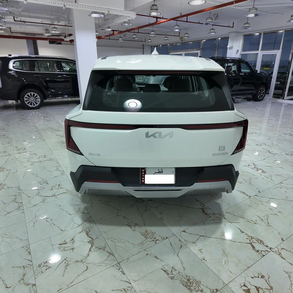 Kia  EV  5  2024  Automatic  0 Km  0 Cylinder  Rear Wheel Drive (RWD)  SUV  White  With Warranty