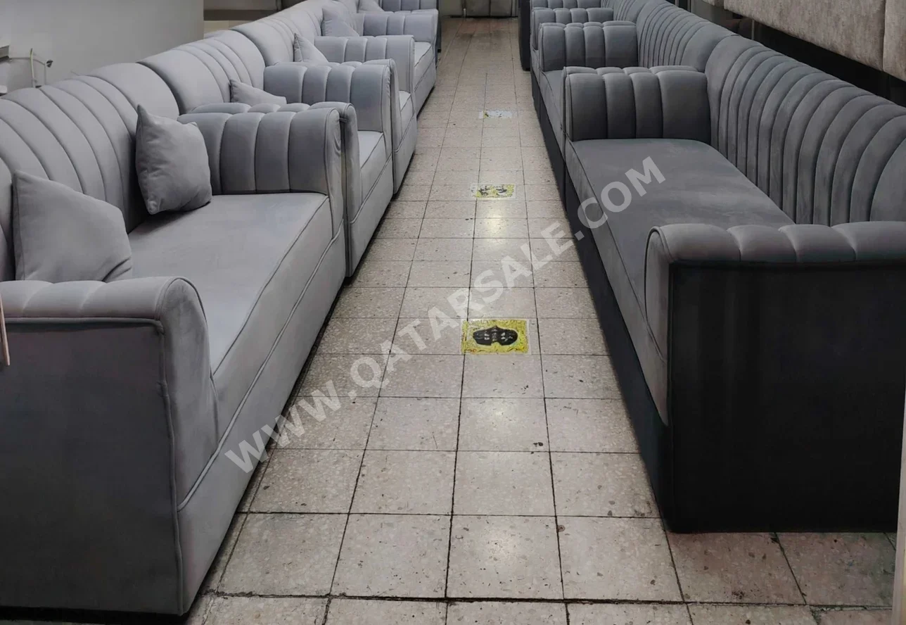 الأرائك والكنب والكراسي لايف ستايل طقم كنب - قماش - اللون الرمادي