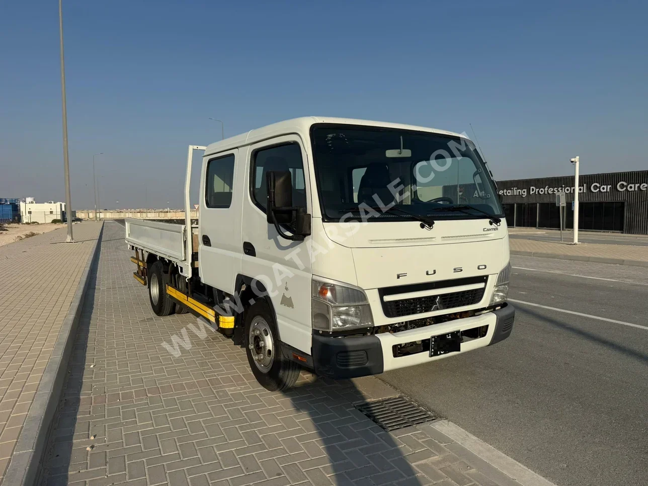 Mitsubishi Fuso Canter 2020 Manual 170,000 Km 4 Cylinder Rear Wheel Drive (RWD) Pick Up White