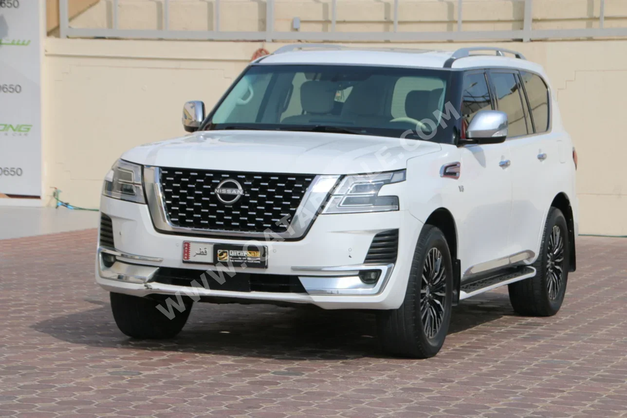 Nissan Patrol Platinum 2013 Automatic 250,000 Km 8 Cylinder Four Wheel Drive (4WD) SUV White