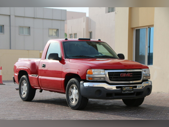 Chevrolet  Silverado  2007  Automatic  152,500 Km  8 Cylinder  Four Wheel Drive (4WD)  Pick Up  Red