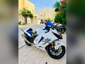 Suzuki  Hayabusa -  2023 - Color Blue & white