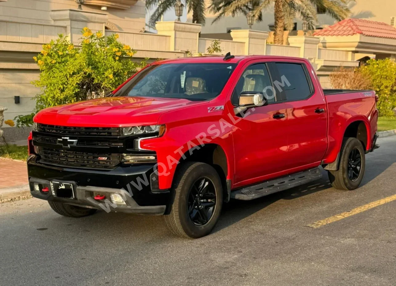 Chevrolet Silverado Trail Boss 2021 Automatic 88,000 Km 8 Cylinder Four Wheel Drive (4WD) Pick Up Red