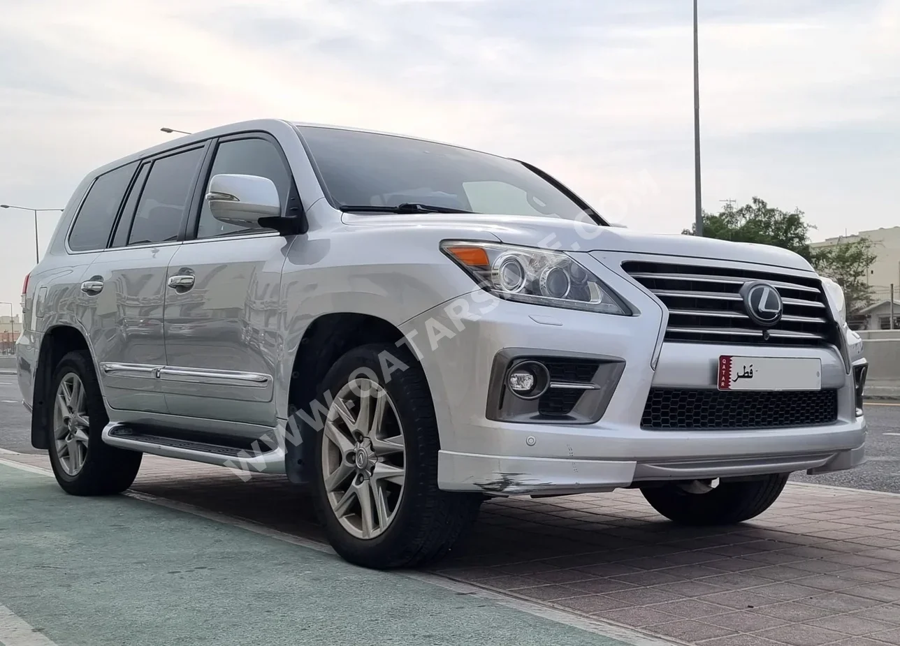 Lexus LX 570 2015 Automatic 102,000 Km 8 Cylinder Four Wheel Drive (4WD) SUV Silver
