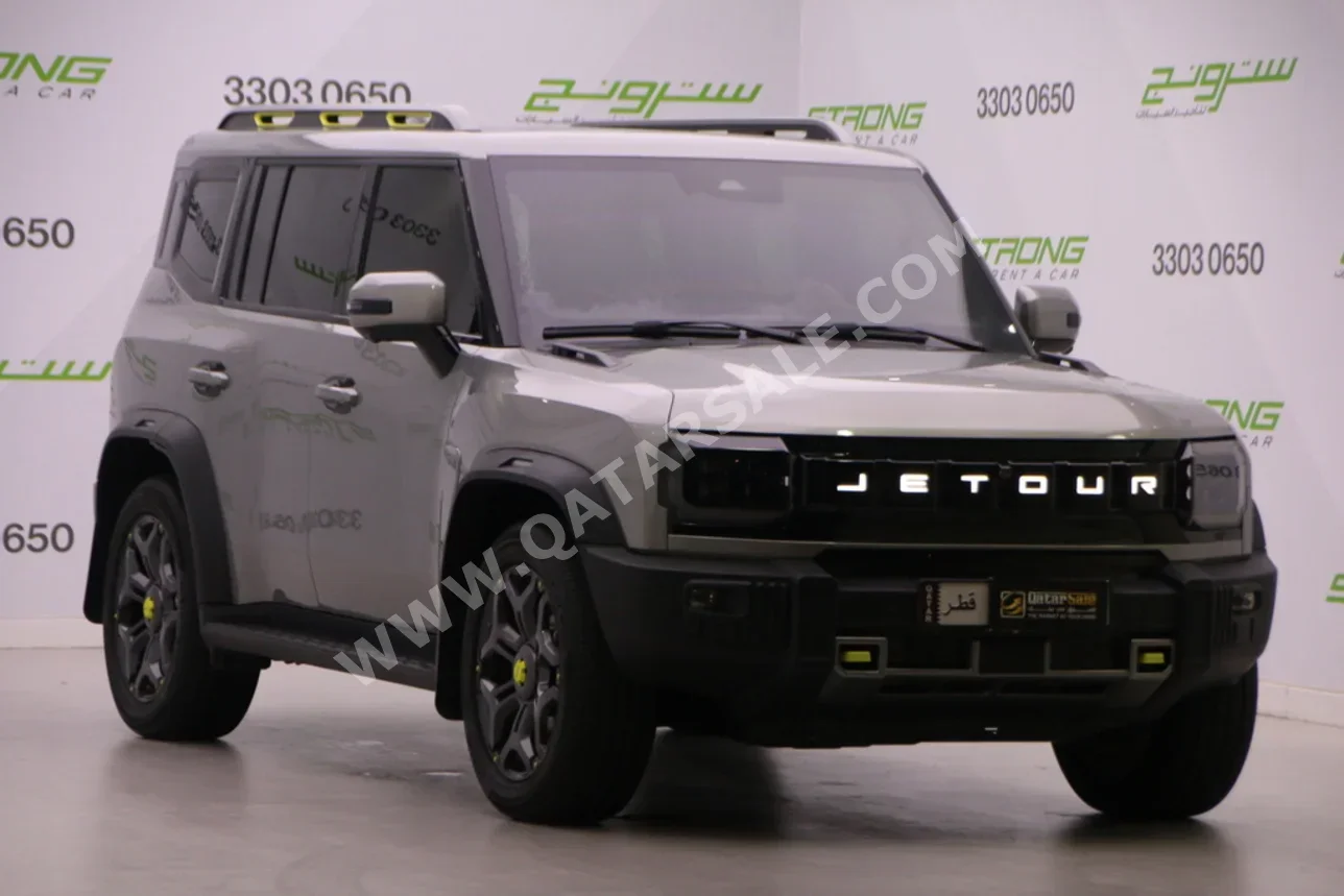 Jetour T2 Luxury 2025 Automatic 7,000 Km 4 Cylinder Four Wheel Drive (4WD) SUV Silver With Warranty