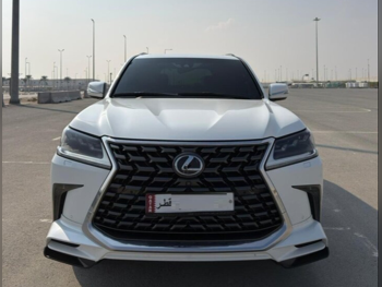 لكزس ال اكس 570 2016 اوتوماتيك 220,000 كم 8 سلندر دفع رباعي اس يو في أبيض