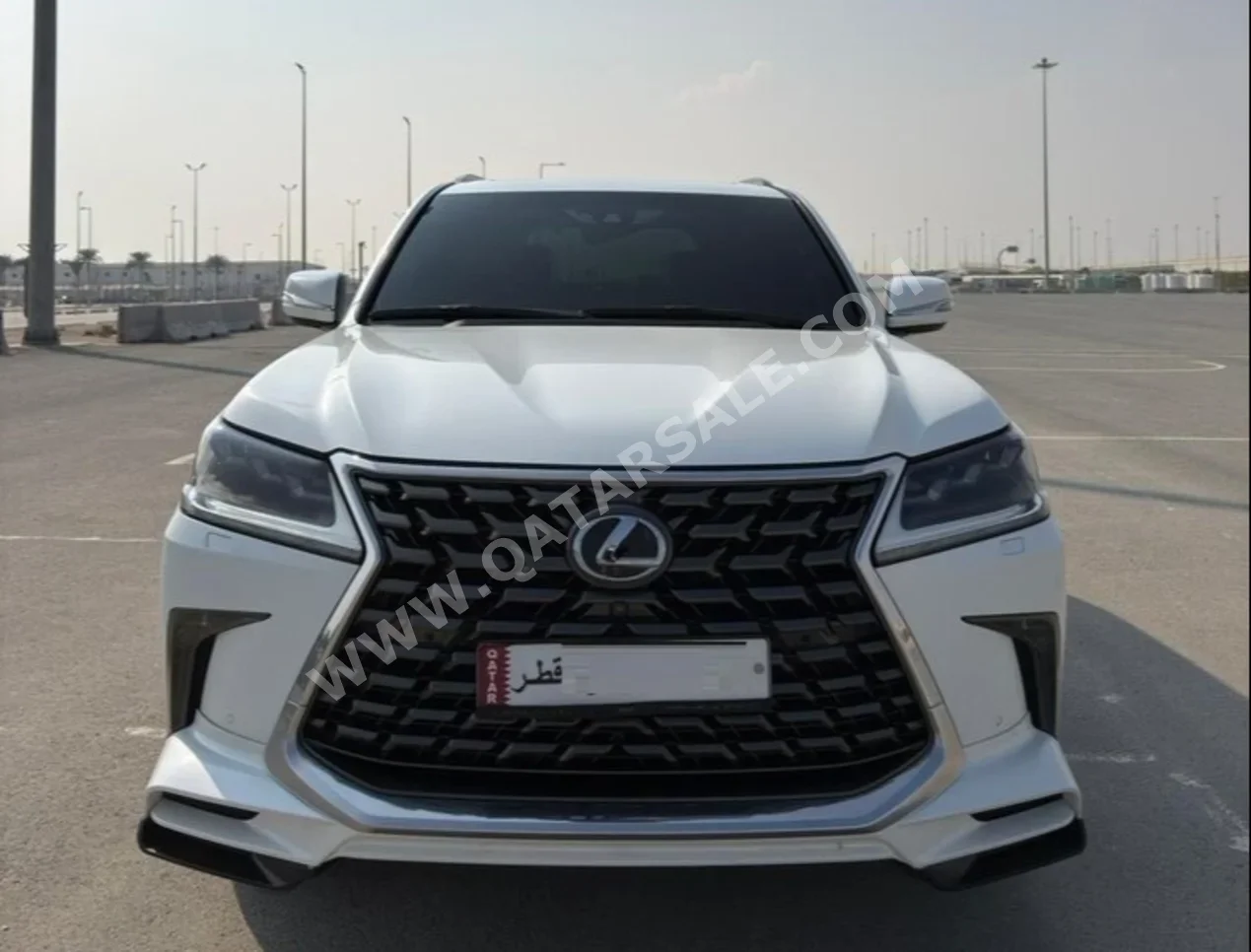 Lexus LX 570 2016 Automatic 220,000 Km 8 Cylinder Four Wheel Drive (4WD) SUV White