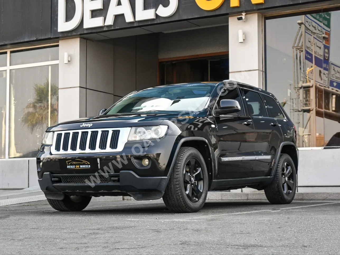 Jeep Grand Cherokee Laredo 2013 Automatic 156,000 Km 6 Cylinder Four Wheel Drive (4WD) SUV Black