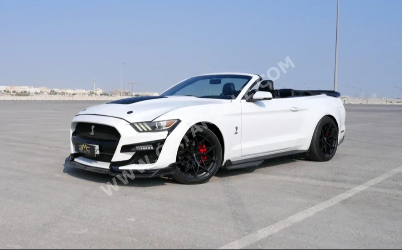 Ford Mustang Ecoboost 2016 Automatic 113,000 Km 4 Cylinder Rear Wheel Drive (RWD) Convertible White